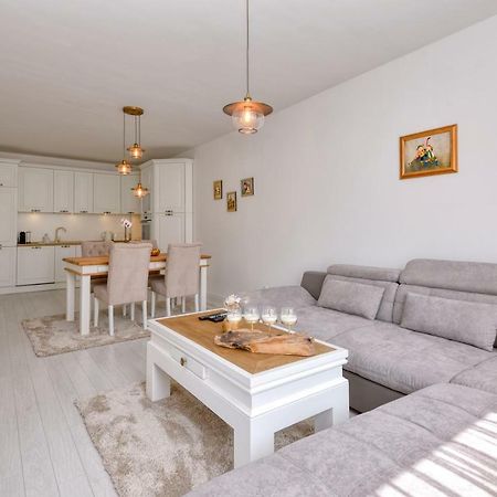 Apartment Grand Karavel Centre Varna Bagian luar foto