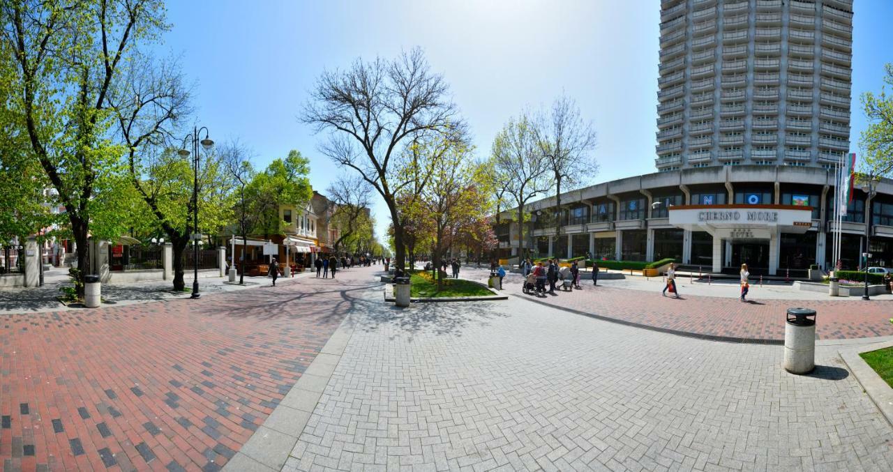 Apartment Grand Karavel Centre Varna Bagian luar foto