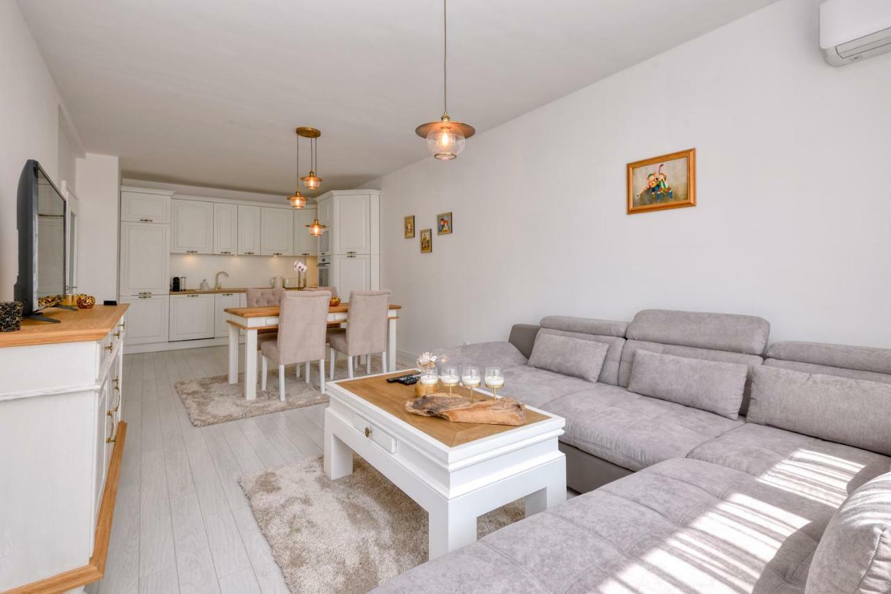 Apartment Grand Karavel Centre Varna Bagian luar foto
